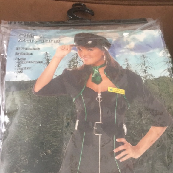 NWT: Officer Mary Jane 5-Piece Costume Set - Picture 7 of 8